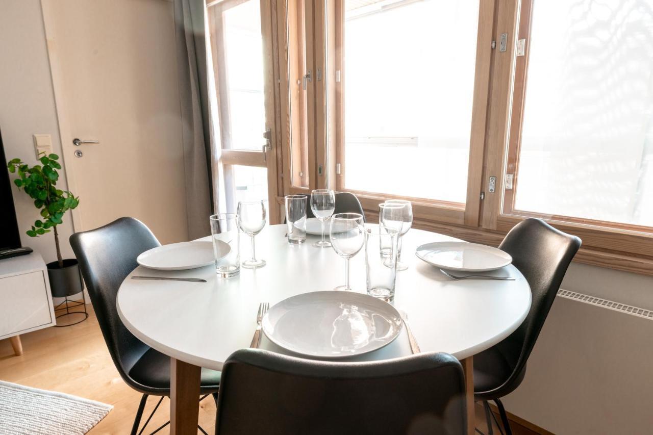2Ndhomes Stylish 1Br Home With Balcony And Sauna In Kamppi Center Helsínquia Exterior foto